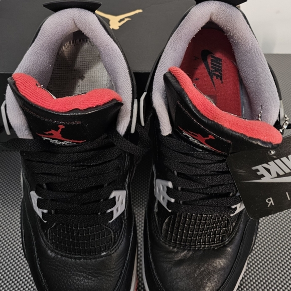 Used No Box,Size 6.5 - Jordan 4 Retro Bred Black/Fire Red Cement 2019 - Picture 9 of 11